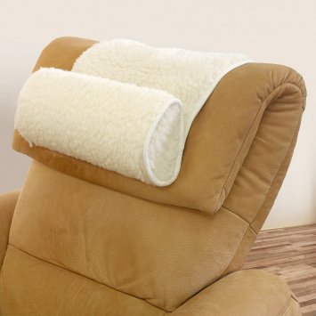 Kussen van scheerwol met flap