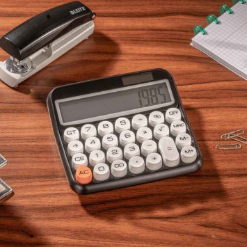 Retro-rekenmachine met grote toetsen