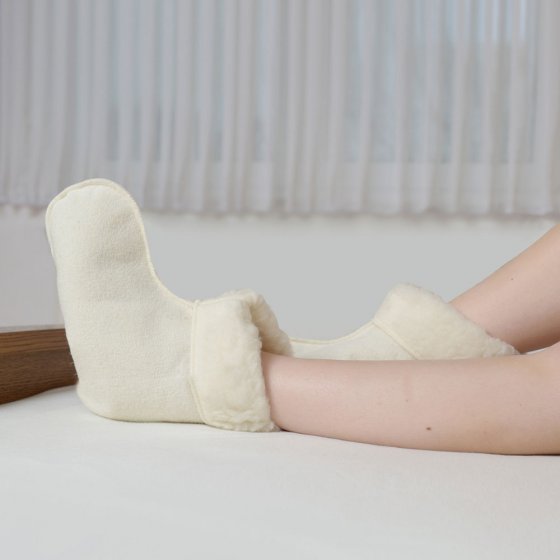 Bedschoenen van scheerwol 