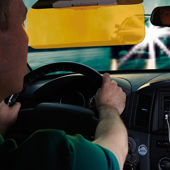 Dag en nacht auto antireflectiebescherming